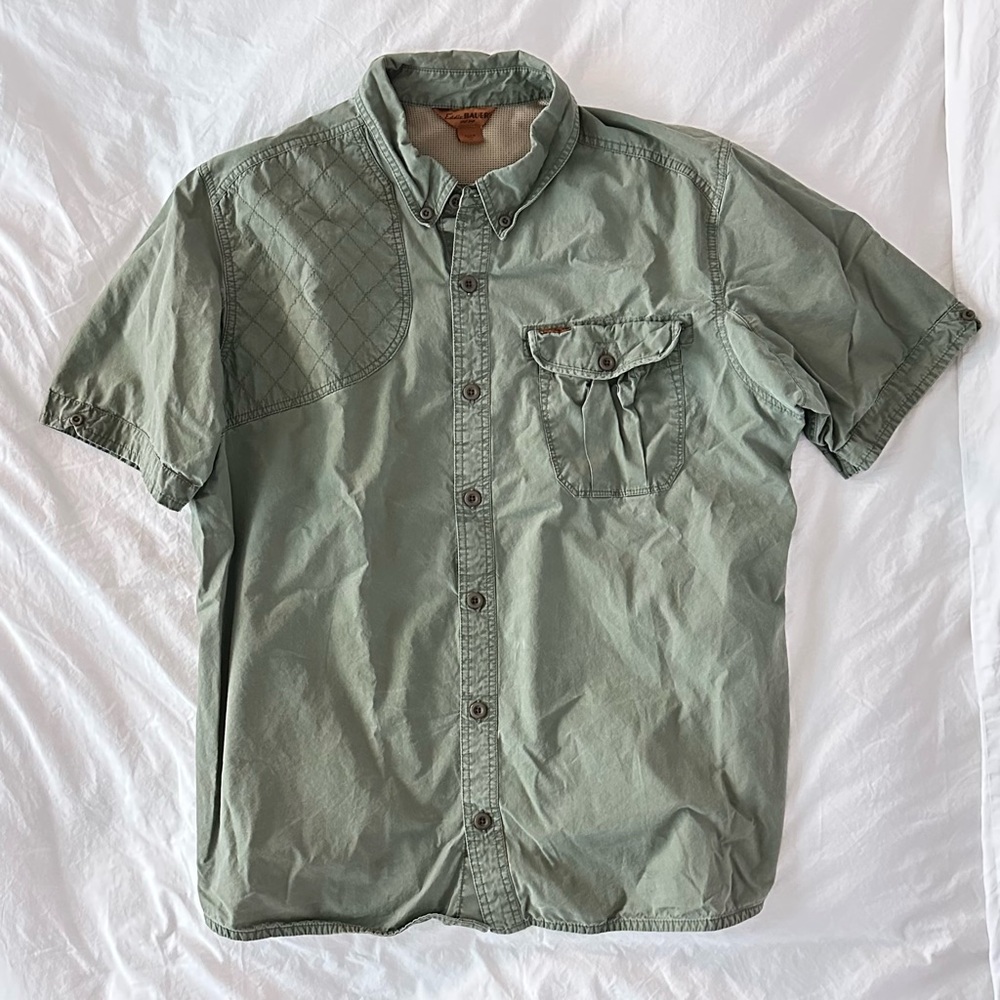 Eddie Bauer — Khaki Green Short Sleeve Shirt
